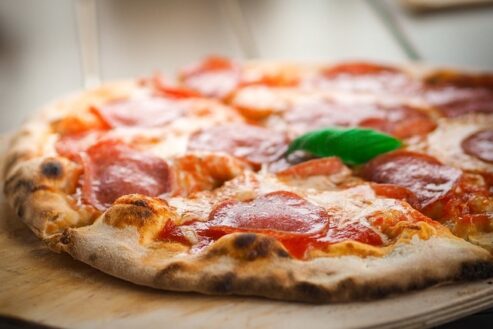 Comment réchauffer une pizza surgelé sans four ?